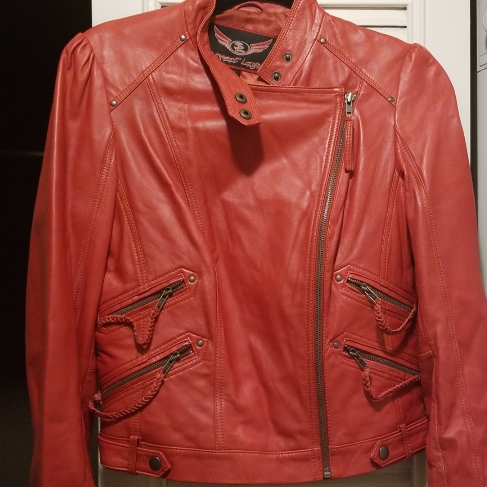 Red leather jacket - Picture 4 of 8